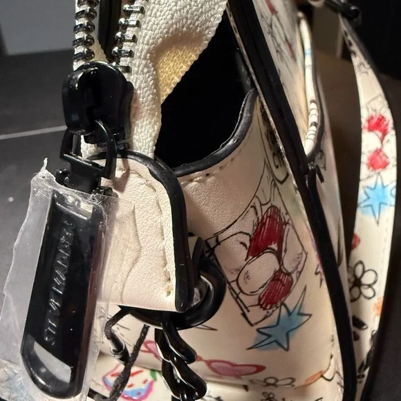 NWT Steve Madden Blynn Doodle Graffiti Crossbody Bag NYC - Picture 3 of 8